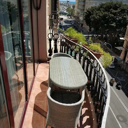 Boni アパート アリカンテ